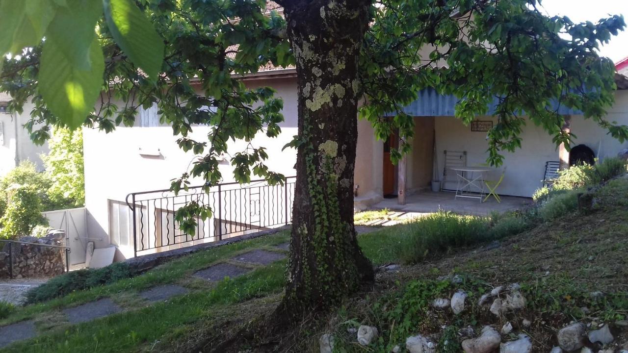 Côté Jardin Apartamento Saint-Jean-en-Royans Exterior foto